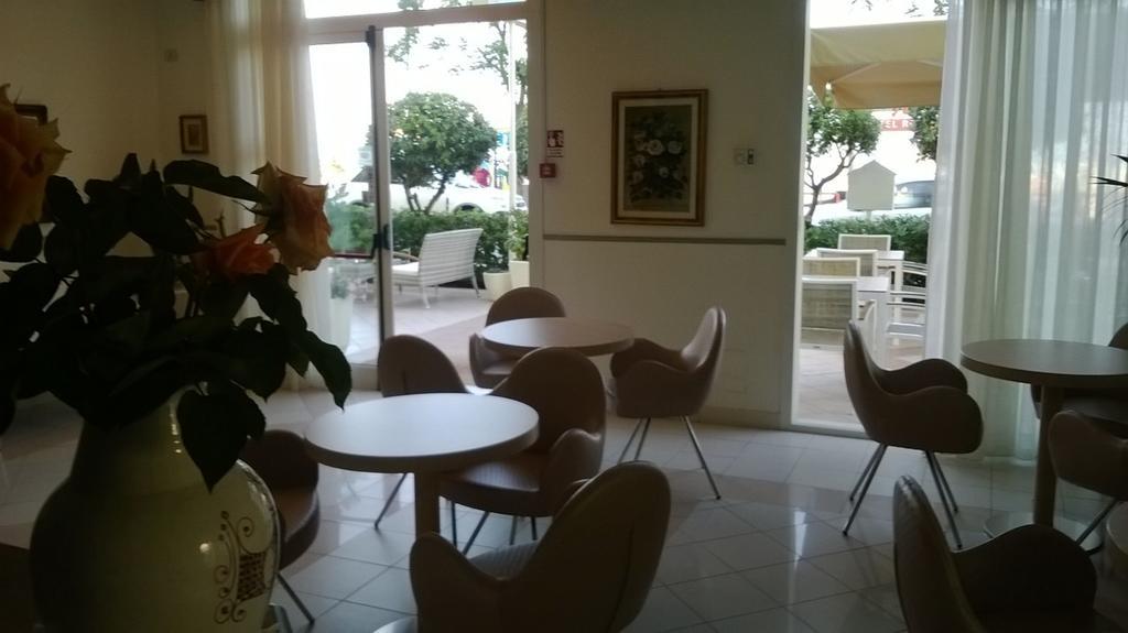 Hotel Rosati ริมินี ภายนอก รูปภาพ